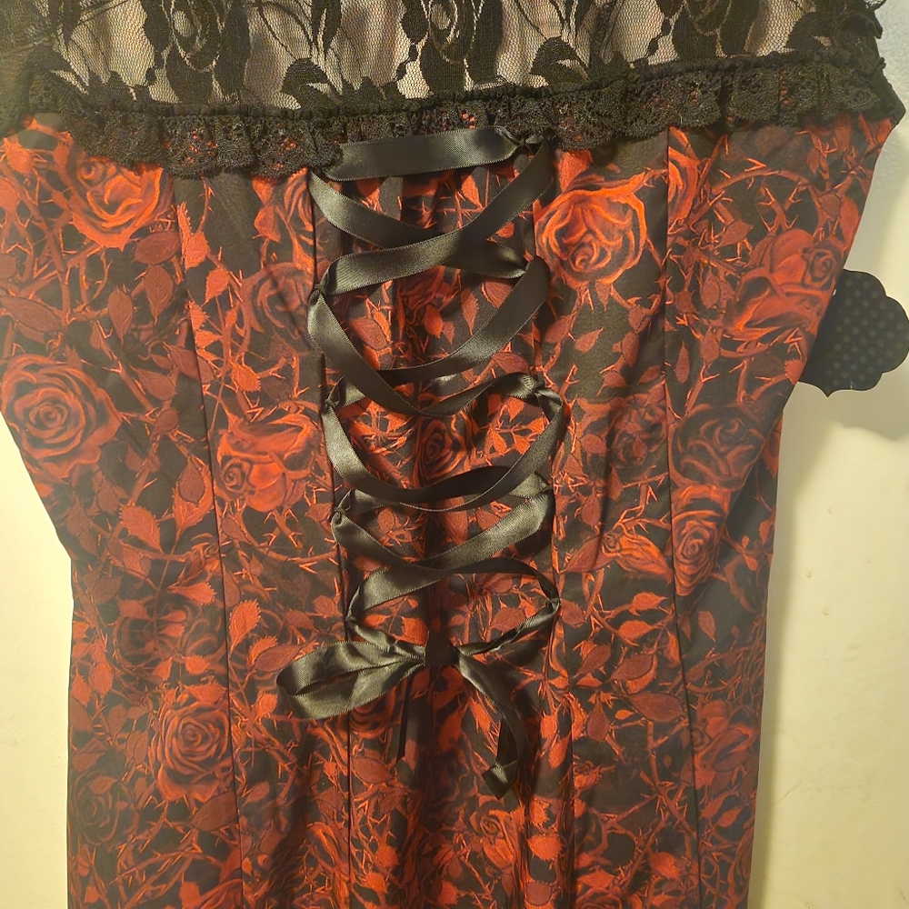 GOTH Black lace red rose top with corset strings in the back by ChicStar.. - Picture 5 of 6